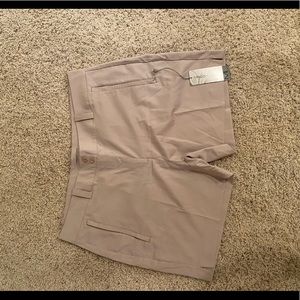 Womens NWT Maggie Lane golf shorts